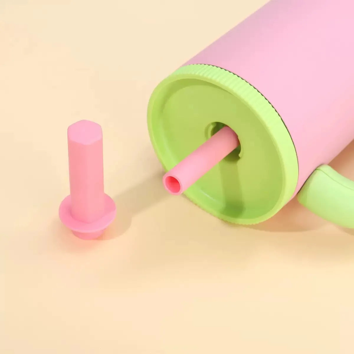 Portable Coffee Mug with Handle and Straw